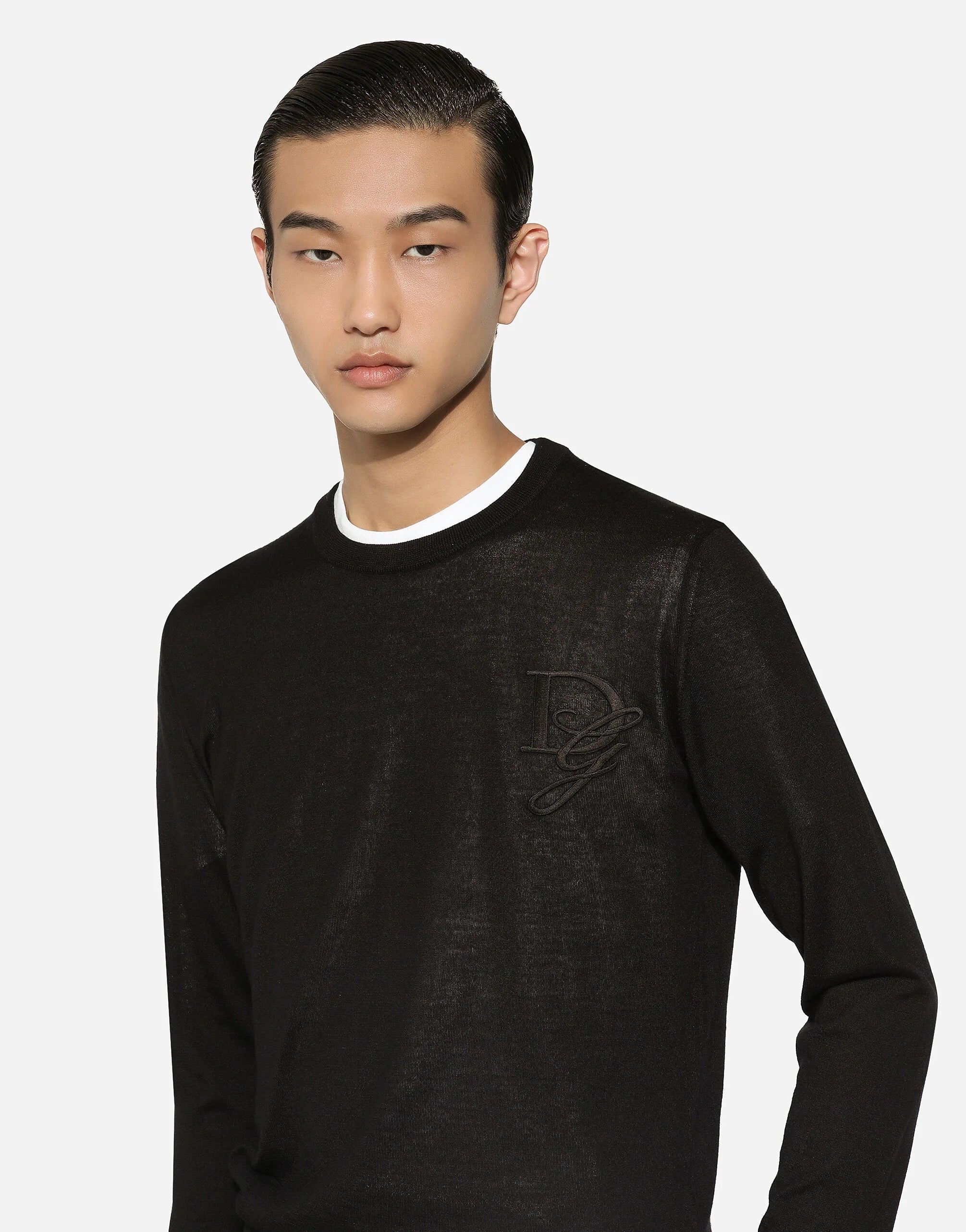 Dolce & Gabbana
Cashmere round-neck sweater with DG embroidery