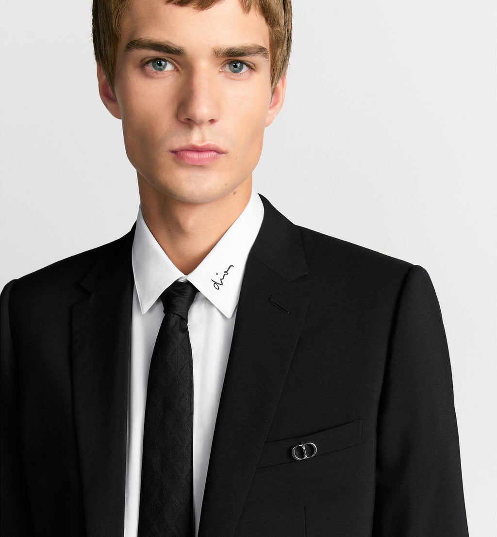 Dior - Classic Suit
Black Virgin