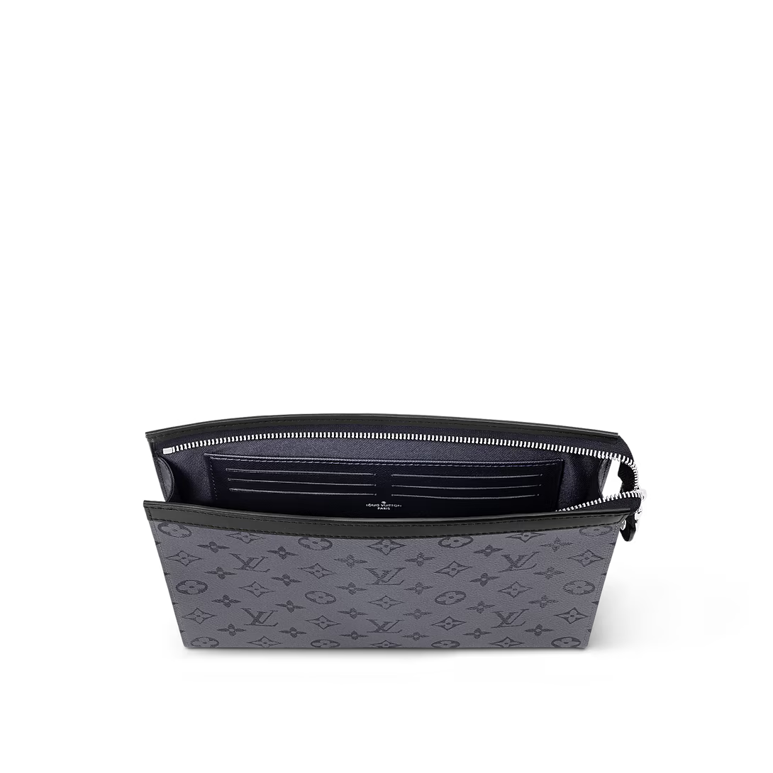 LV Pochette Voyage MM